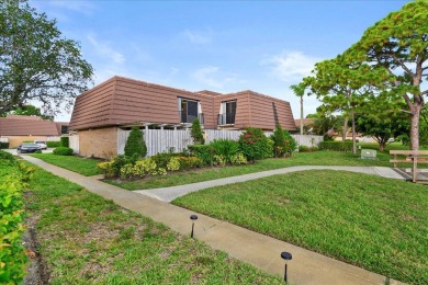 Beach Townhome/Townhouse For Sale in Palm Beach Gardens, Florida