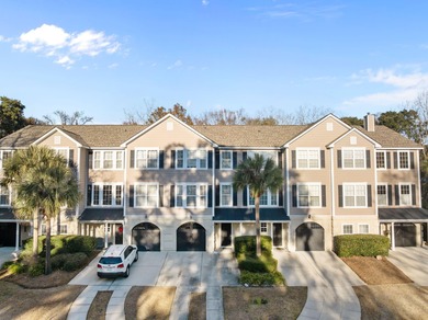 Beach Townhome/Townhouse For Sale in Mount Pleasant, South Carolina