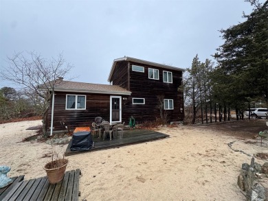 Beach Home For Sale in Southold, New York