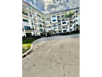 Beach Condo Sale Pending in Fort Lauderdale, Florida