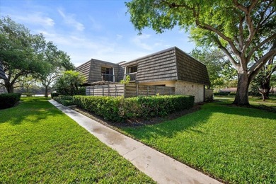 Beach Townhome/Townhouse For Sale in Palm Beach Gardens, Florida