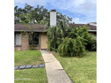 Beach Townhome/Townhouse For Sale in Daytona Beach, Florida