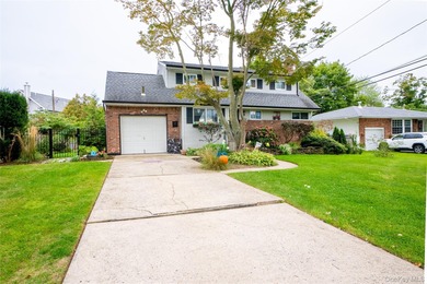 Beach Home Sale Pending in Saint James, New York