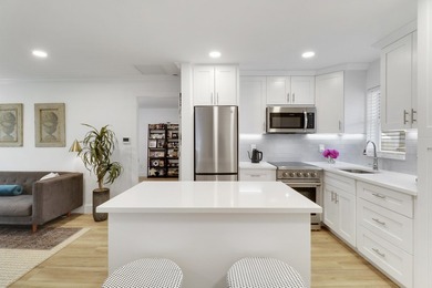 Beach Condo Sale Pending in Palm Beach Gardens, Florida