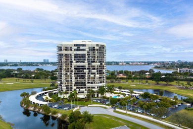 Beach Condo For Sale in West Palm Beach, Florida