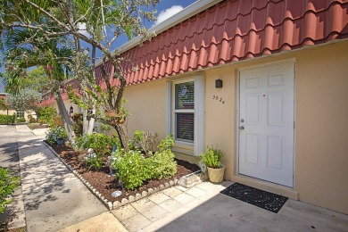 Beach Condo For Sale in Lake Worth, Florida