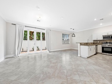 Beach Townhome/Townhouse For Sale in Oakland Park, Florida