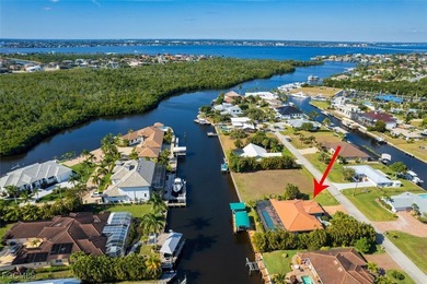 Beach Home For Sale in Fort Myers, Florida