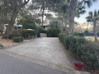 Beach Lot For Sale in Hilton Head Island, South Carolina