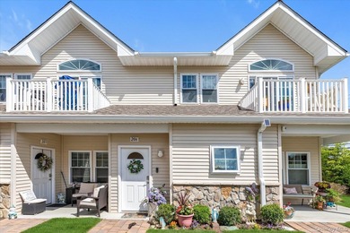 Beach Condo For Sale in Copiague, New York