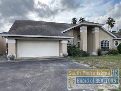 Beach Home For Sale in Bayview, Texas