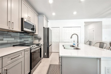 Beach Townhome/Townhouse For Sale in Fort Myers, Florida