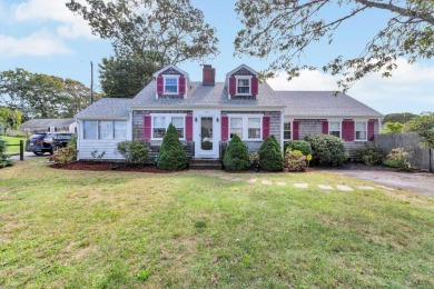 Beach Home For Sale in West Harwich, Massachusetts