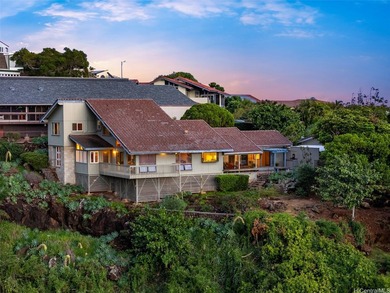 Beach Home For Sale in Honolulu, Hawaii