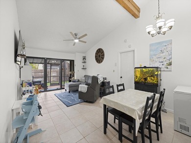 Beach Townhome/Townhouse Sale Pending in Pembroke Pines, Florida