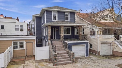 Beach Townhome/Townhouse For Sale in Ventnor, New Jersey
