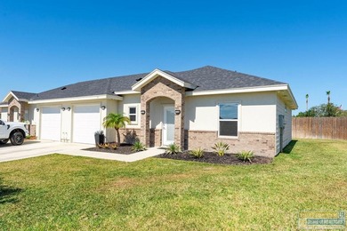 Beach Townhome/Townhouse For Sale in Laguna Vista, Texas