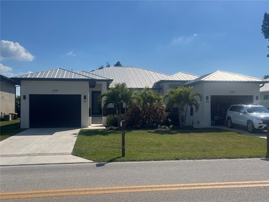 Beach Townhome/Townhouse For Sale in Punta Gorda, Florida