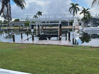 Beach Home Sale Pending in Fort Myers Beach, Florida