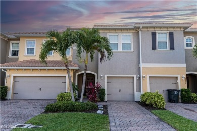 Beach Townhome/Townhouse For Sale in Fort Myers, Florida