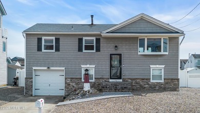 Beach Home For Sale in Bayville, New Jersey