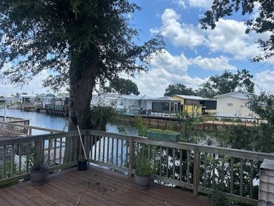 Beach Home For Sale in Ruskin, Florida