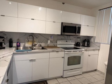 Beach Condo For Sale in Coral Springs, Florida