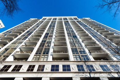 Beach Condo For Sale in Chicago, Illinois