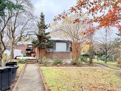 Beach Home For Sale in Bayside, New York