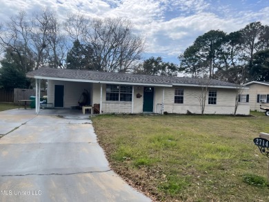Beach Home For Sale in Pascagoula, Mississippi