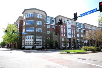 Beach Condo For Sale in Norfolk, Virginia