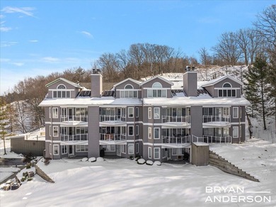 Beach Condo For Sale in Grand Haven, Michigan