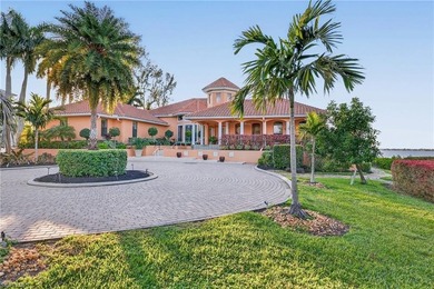 Beach Home For Sale in Fort Myers, Florida