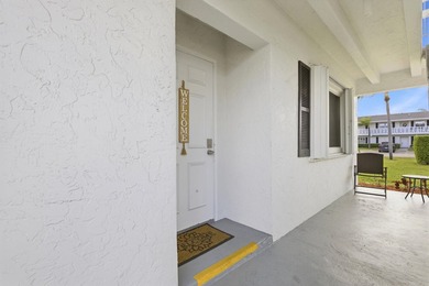 Beach Condo Active Under Contract in Delray Beach, Florida