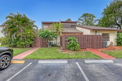 Beach Townhome/Townhouse For Sale in West Palm Beach, Florida