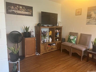 Beach Condo Active Under Contract in Honolulu, Hawaii