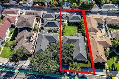 Beach Townhome/Townhouse For Sale in Santa Monica, California