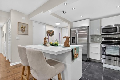 Beach Condo For Sale in Lantana, Florida