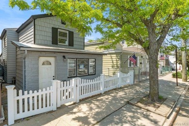 Beach Home For Sale in Broad Channel, New York