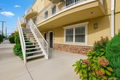 Beach Condo For Sale in Rockaway Park, New York