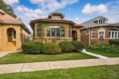 Beach Home For Sale in Chicago, Illinois