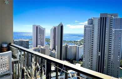 Beach Condo For Sale in Honolulu, Hawaii