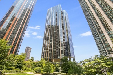 Beach Condo For Sale in Chicago, Illinois