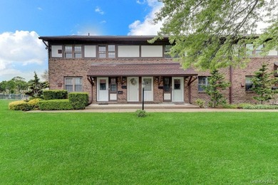 Beach Condo For Sale in Copiague, New York