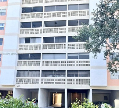 Beach Condo For Sale in Lauderhill, Florida