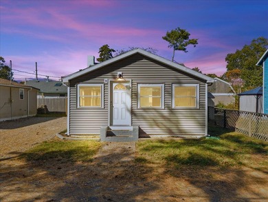 Beach Home Sale Pending in Wareham, Massachusetts