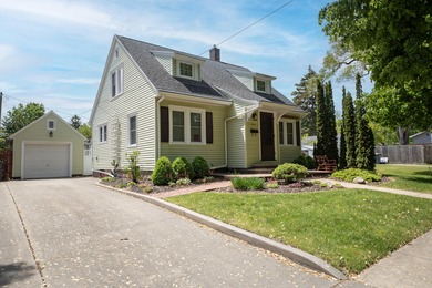 Beach Home Sale Pending in South Haven, Michigan