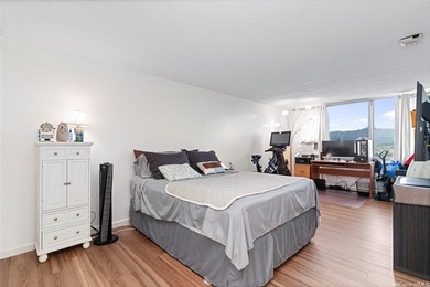 Beach Condo For Sale in Pearl City, Hawaii