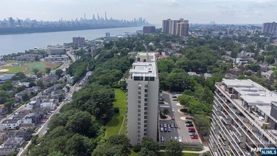 Beach Condo For Sale in Fort Lee, New Jersey