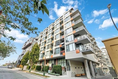 Beach Condo For Sale in Vancouver, BC